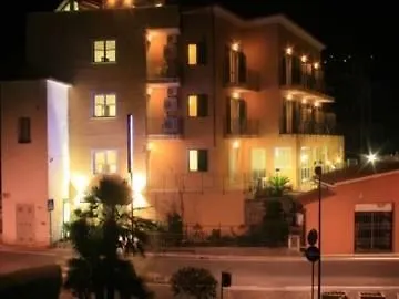 Ada Hotel